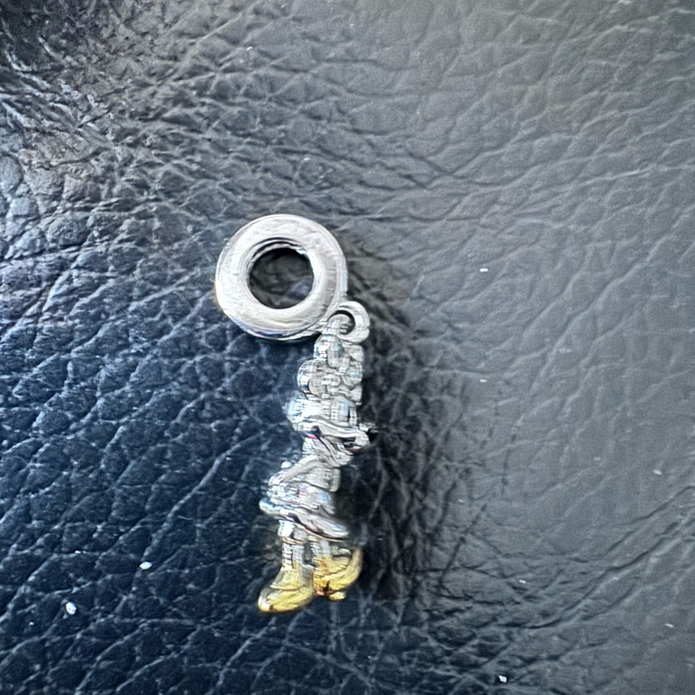 Minnie Mouse dangle charm - Picture 3 of 4
